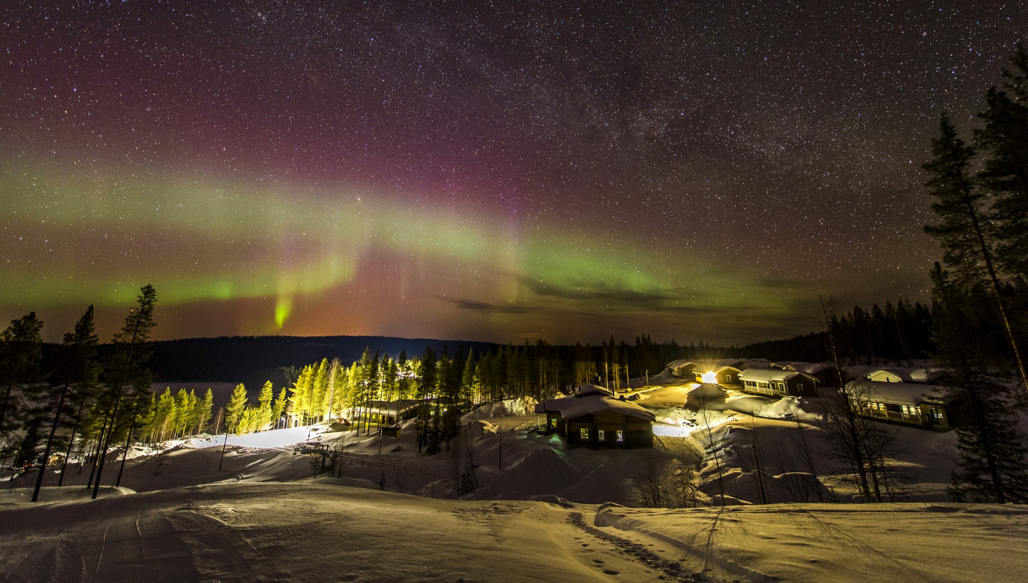 Valkea Arctic Experience lomakylä Pellon Ritavaarassa revontulten alla -  Travel Pello - Lappland Finnland